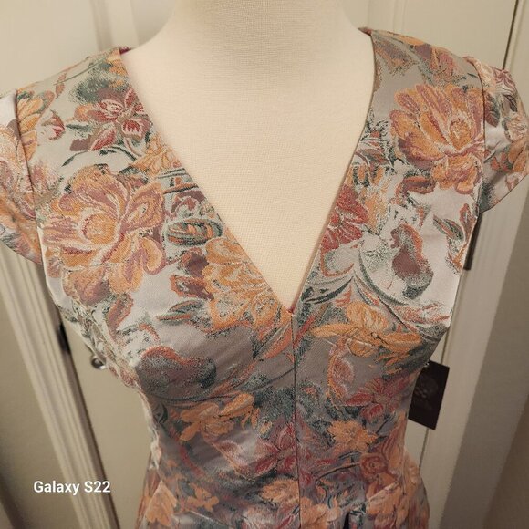 Vince Camuto Floral Cap Sleeve Pleated Dress. NWT. Size: various - Picture 2 of 15